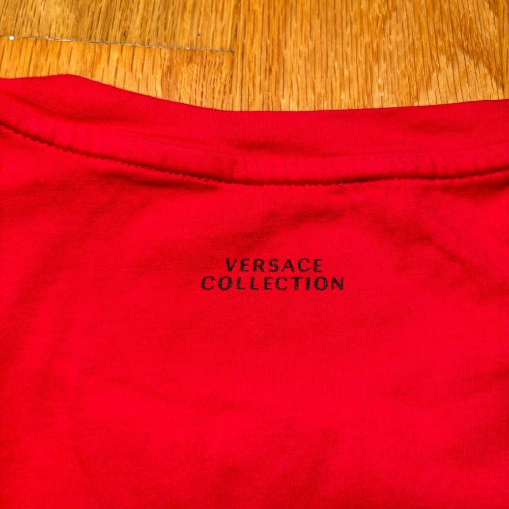 SOLD - Versace Medusa Logo Red Silver Black Tshirt - Picture 6 of 7